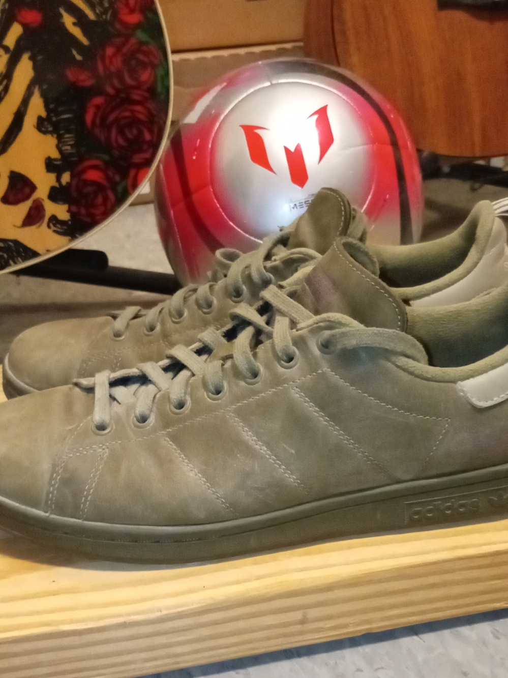 Adidas Men’s Size 10 Stan Smith Winterized Casual Sneakers in Olive Green